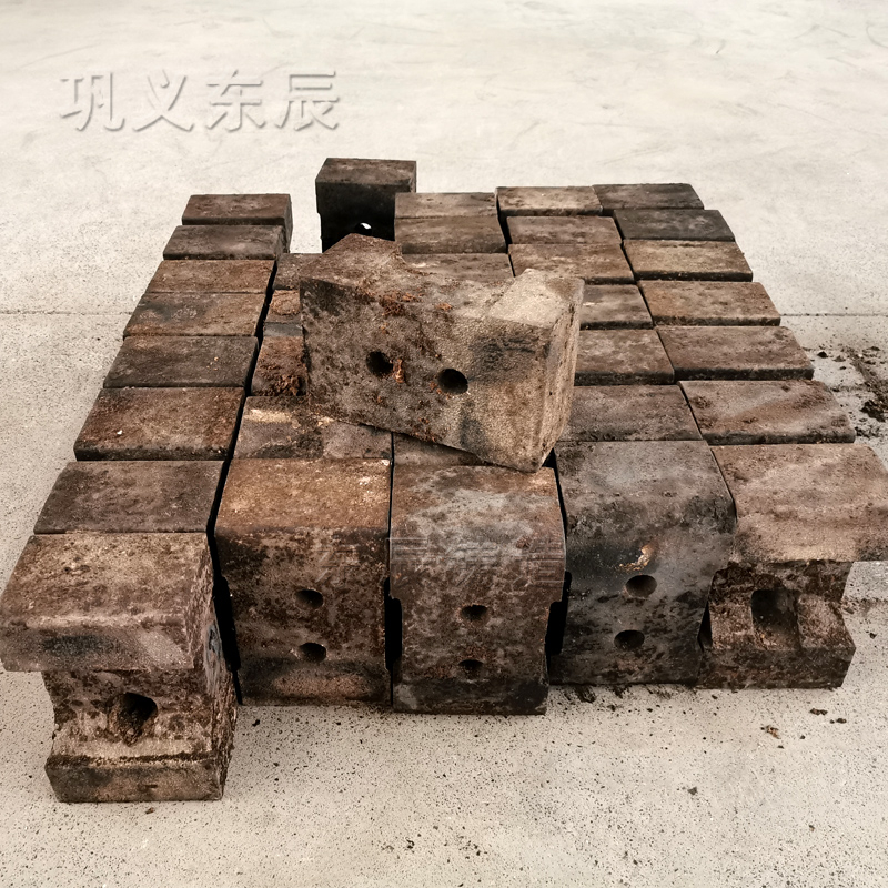 鵝卵石粉碎機錘頭在四川德陽客戶的沙石料現(xiàn)場再展雄風